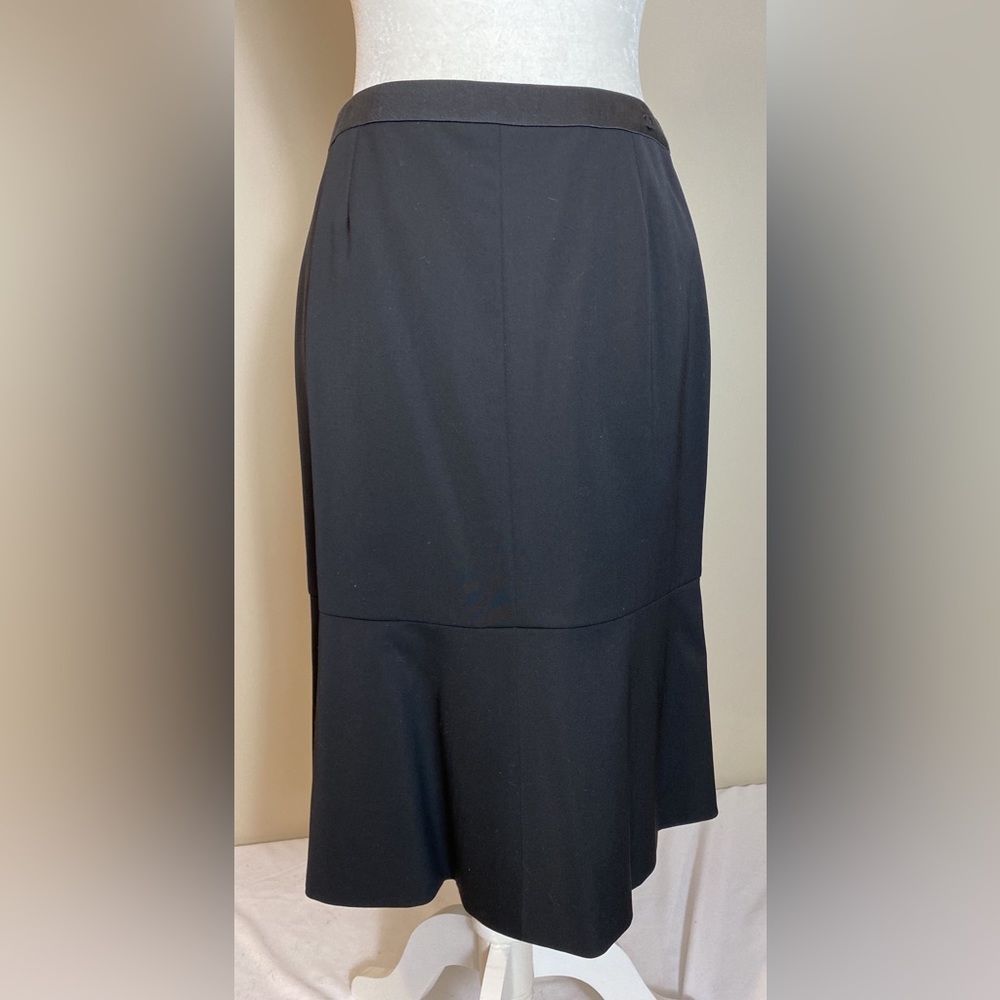 CHANEL Ruffled Wool Mid Skirt